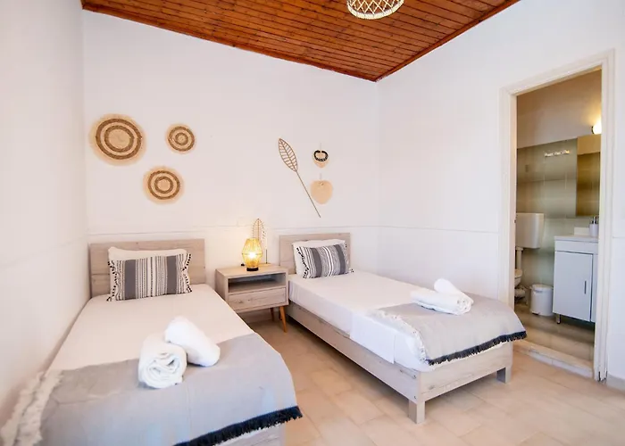 Spyros Rooms