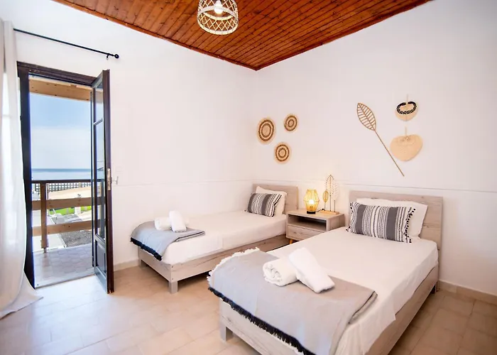 Spyros Rooms